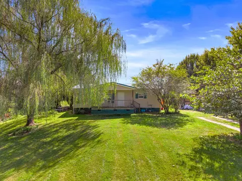 2105 New Corinth Rd, Rutledge, TN 37861