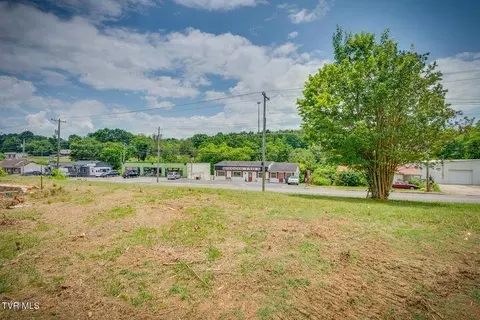 423 E Bernard Ave, Greeneville, TN 37745 photo 6