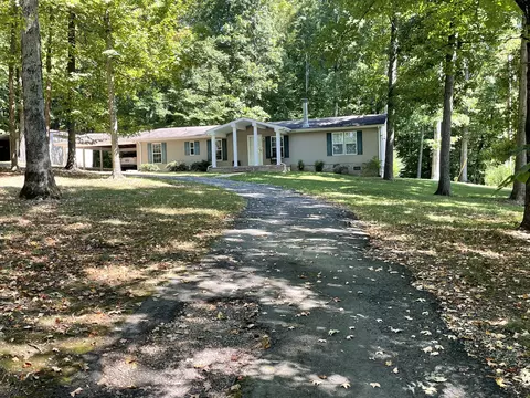 1250 N Liberty Hill Dr, Morristown, TN 37814