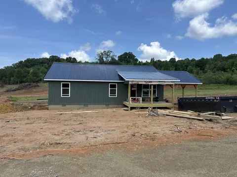 105 Millie Rd, Dandridge, TN 37725