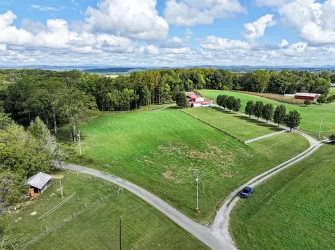` Glendale Road, Bybee, TN 37713