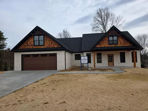 1613 Cardinal Dr, Morristown, TN 37814