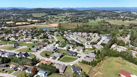 533541 Kensington Dr, Morristown, TN 37814