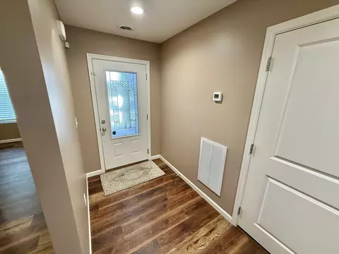 Entry Way - 1071 Evan Ct, Jefferson City, TN 37760 photo 2 of 3
