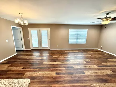 Living - 1071 Evan Ct, Jefferson City, TN 37760 photo 4 of 4