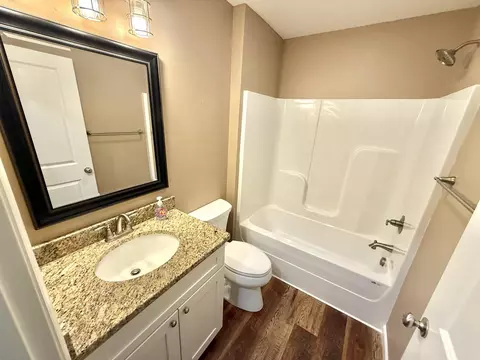 Bath - 1071 Evan Ct, Jefferson City, TN 37760 photo 3 of 5