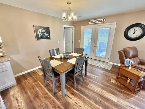 Dining - 1071 Evan Ct, Jefferson City, TN 37760 photo 2 of 4
