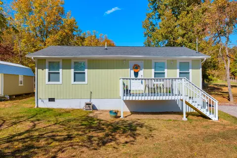 1517 Old Chisholm Trl, Dandridge, TN 37725