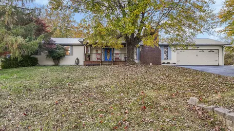 253 Parkview Dr, Dandridge, TN 37725