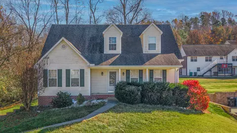 5181 Rolling Springs Dr, Morristown, TN 37814