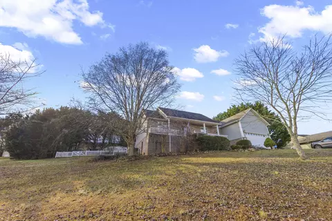 1850 Pheasant Crossing Dr, Dandridge, TN 37725