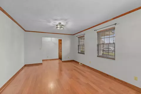 Living - 818 Shaver Dr, Talbott, TN 37877 photo 1 of 2