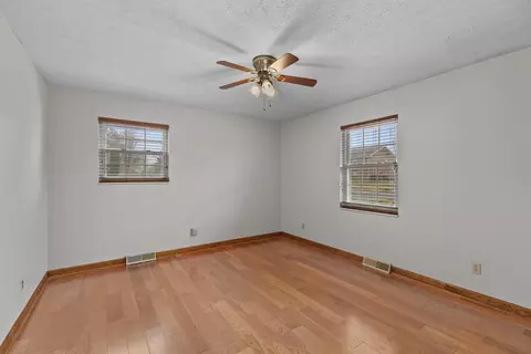 Bedroom - 818 Shaver Dr, Talbott, TN 37877 photo 3 of 4