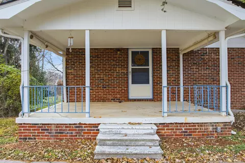 Exterior - 725 Ellencliff Cir, Talbott, TN 37877 photo 4 of 9