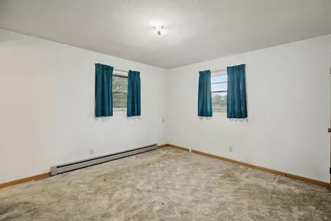 Bedroom - 725 Ellencliff Cir, Talbott, TN 37877 photo 2 of 7