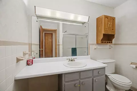 Bath - 725 Ellencliff Cir, Talbott, TN 37877 photo 2 of 2