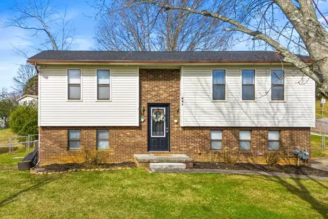 631 E 4th North St, Morristown, TN 37814