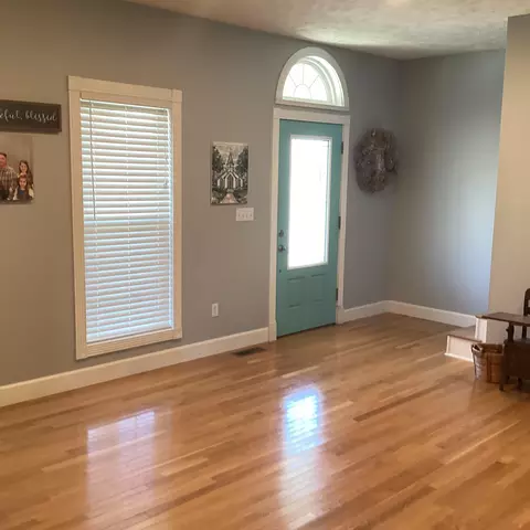 Entry Way - 485 Gammon Spgs, Bean Station, TN 37708 photo 1 of 11