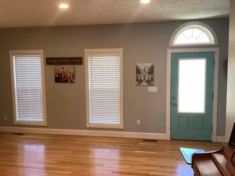 Entry Way - 485 Gammon Spgs, Bean Station, TN 37708 photo 2 of 11