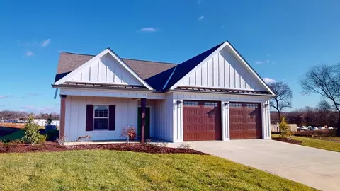 2412 Sandstone Dr, Morristown, TN 37814