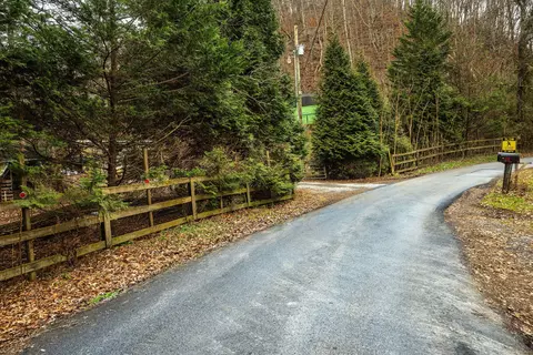 433 Steve Brown Rd, Bean Station, TN 37708