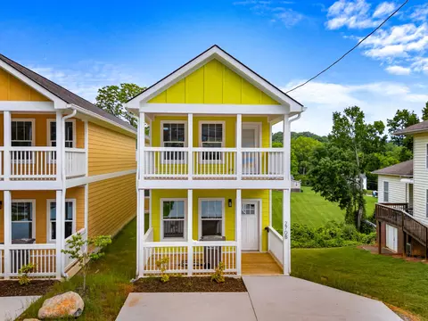 270 W Main St # B, Dandridge, TN 37725