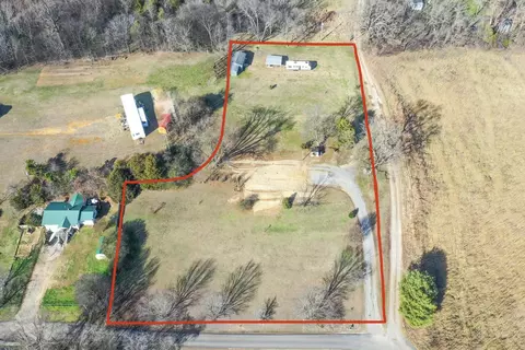 365 Midway Cir, Midway, TN 37809