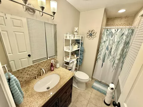 Bath - 7032 S Crest Ave, Talbott, TN 37877 photo 1 of 3
