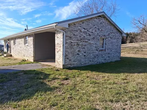 336 Airport Rd, Bybee, TN 37713