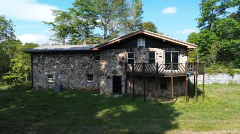 665 Frank Atkins Rd, Thorn Hill, TN 37881