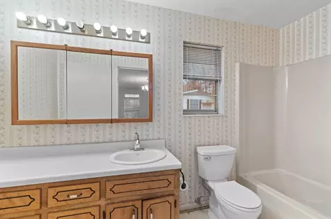 Bath - 2830 Lowe Dr, Talbott, TN 37877 photo 1 of 2
