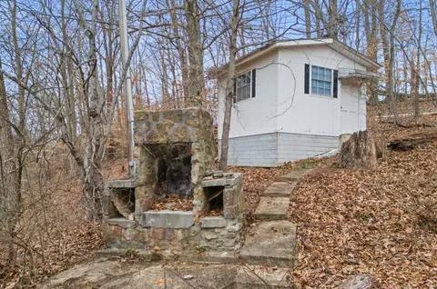 Exterior - 2830 Lowe Dr, Talbott, TN 37877 photo 3 of 3