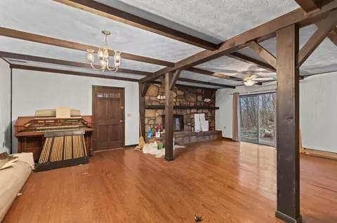 Living - 2830 Lowe Dr, Talbott, TN 37877 photo 3 of 3