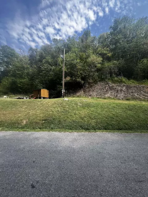581 Piney Grove Rd, Tazewell, TN 37879