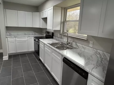 Kitchen - 413 English Dr, Talbott, TN 37877 photo 2 of 4
