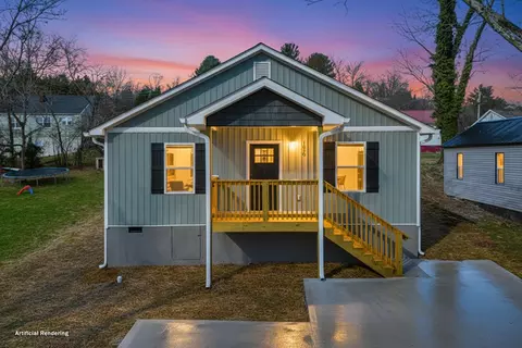 1030 W 5th North St, Morristown, TN 37814