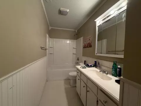 Bath - 6792 Bow Trl, Talbott, TN 37877 photo 2 of 2