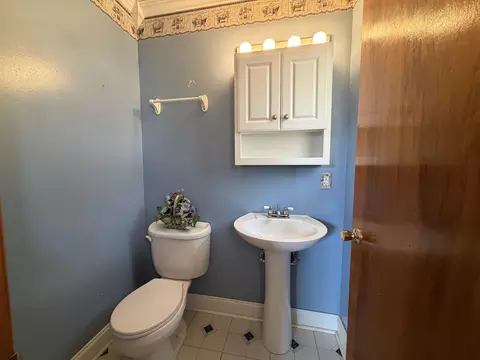 Bath - 6792 Bow Trl, Talbott, TN 37877 photo 1 of 2