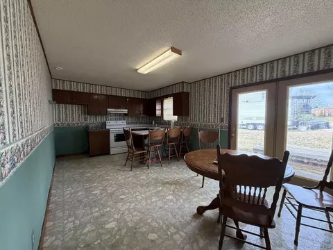 Dining - 6792 Bow Trl, Talbott, TN 37877 photo 1 of 1