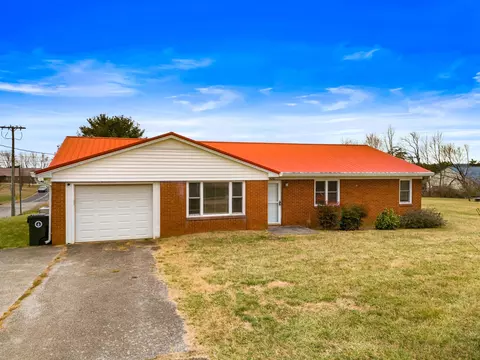 426 W Economy Rd, Morristown, TN 37814