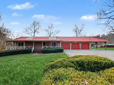 2456 Amanda Ln, Sevierville, TN 37876