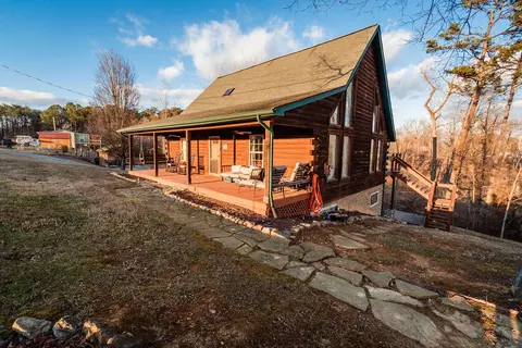 1558 Covington Rd, Dandridge, TN 37725