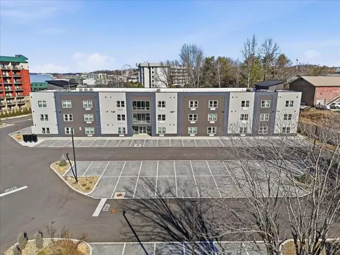 227 Sharon Dr #214, Pigeon Forge, TN 37863