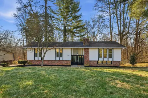 1057 W Outer Dr, Oak Ridge, TN 37830