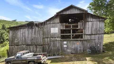 2951 Cherokee Dr, Morristown, TN 37814