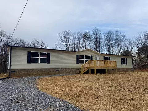 1526 Redbud Dr, Newport, TN 37821