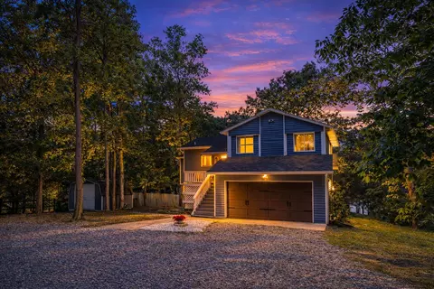 983 Lake Ridge Dr, Dandridge, TN 37725