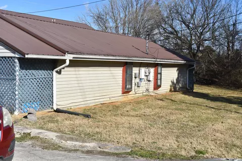 Exterior - 175 Lakeshore Dr, Bean Station, TN 37708 photo 9 of 19