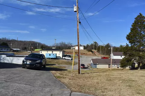 Exterior - 175 Lakeshore Dr, Bean Station, TN 37708 photo 18 of 19