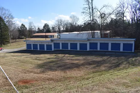Exterior - 175 Lakeshore Dr, Bean Station, TN 37708 photo 16 of 19